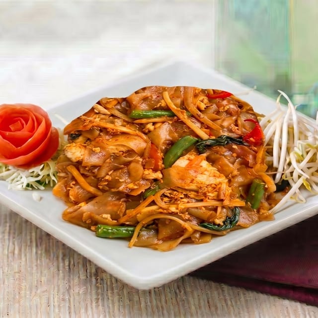 (L) Drunken Noodle.